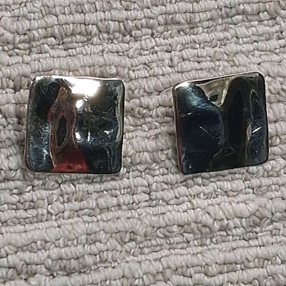 VINTAGE GOLD TONE HAMMERED SQUARE STUD EARRINGS MODERNIST GEOMETRIC POST Womens